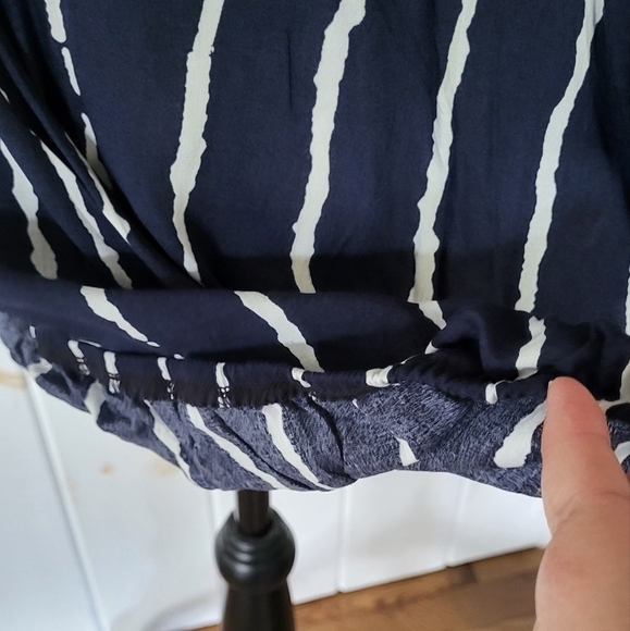 Bloomchic Stripe Crossover Snap Closure Half Sleeve Blouson Top - Picture 8 of 10